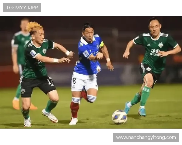 亚冠赛事激战正酣豪门对决新格局谁将登顶亚洲之巅引爆球迷热情潮 - 副本 (3)